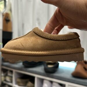 Cat & Jack Toddler Fuzzy Slide On Slippers